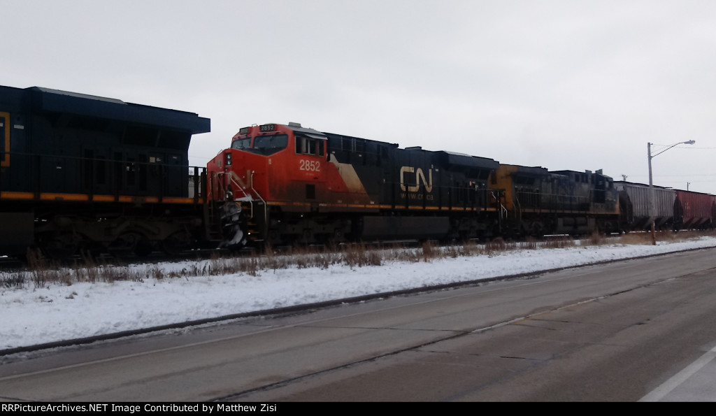 CN 2852 CSX 376